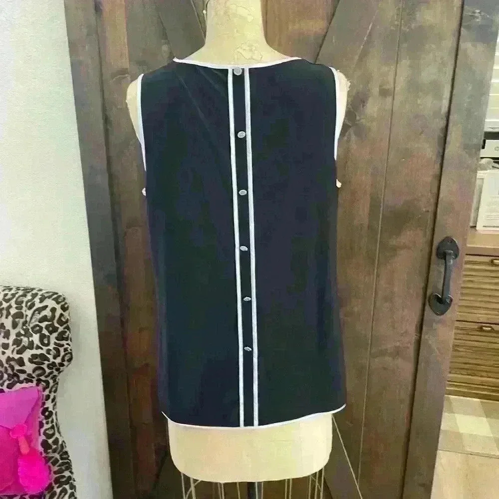 Anne Klein Size Medium, Tank top gold button trim on back with white piping